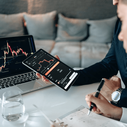 Sarvexid team di esperti di investimenti in criptovalute